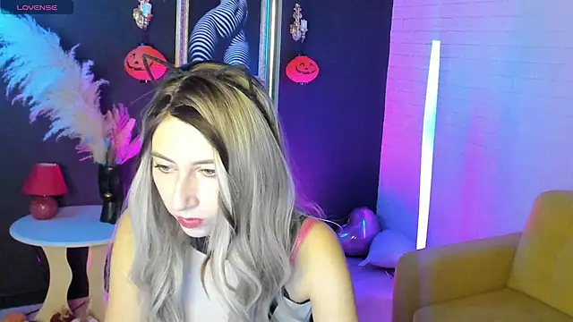 צ'אט XXX בשידור חי של LunaSn0w1