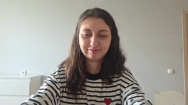 ChrystalAlma's Live XXX Chat