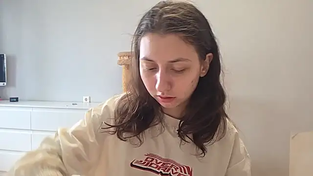 ChrystalAlma's Live XXX Chat