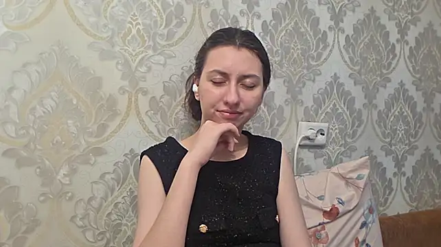 Pokazy przed kamerką – ChrystalAlma