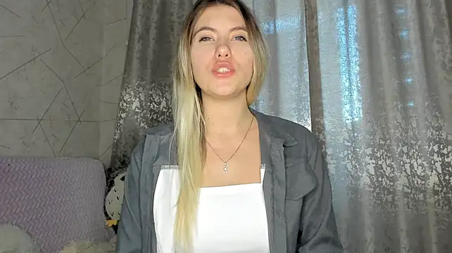 โชว์เว็บแคมของ KatieLesco