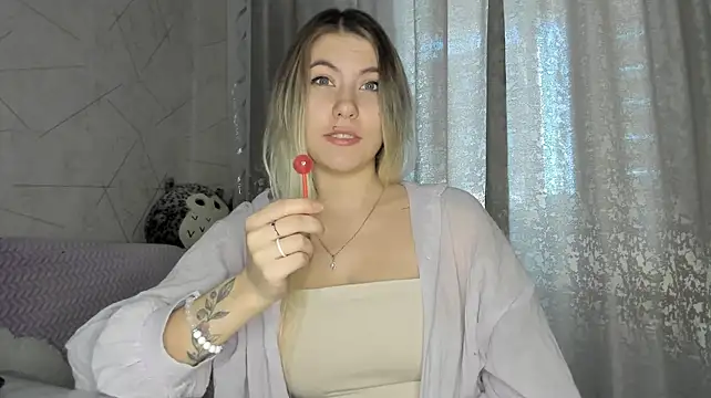 KatieLesco webcam show