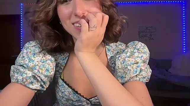 JaimieKuzia Show in webcam