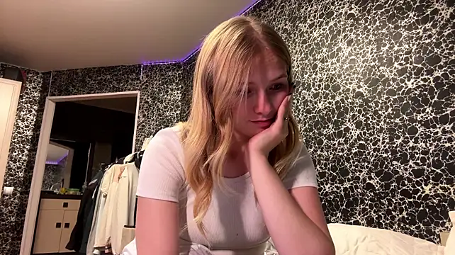 KaseyVentur Chat XXX live