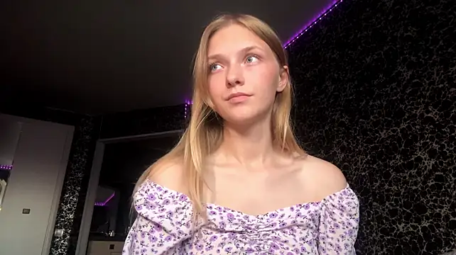 Show modela KaseyVentur na web-kameri