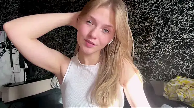 Show modela KaseyVentur na web-kameri