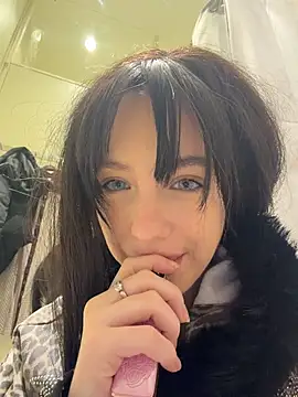 צ'אט XXX בשידור חי של Lilonok