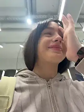 LilonokのライブXXXチャット