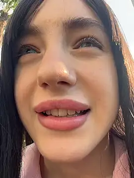 צ'אט XXX בשידור חי של Lilonok