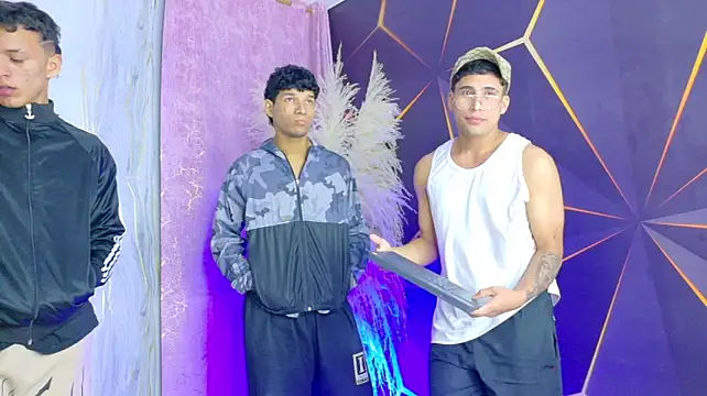 Boy_Rock_xx Show in webcam
