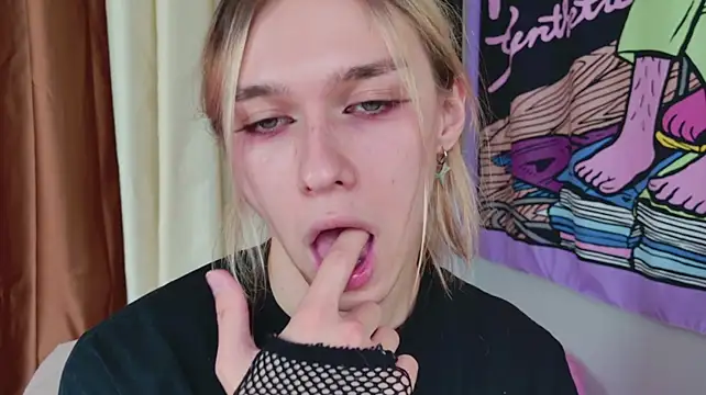 Icebenzz webcam show