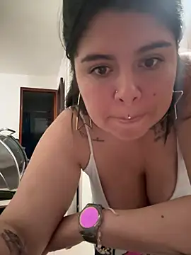 Lia_27xx Chat XXX in diretta
