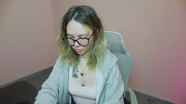 Pertunjukan Kamera Web EvelinaEvaa