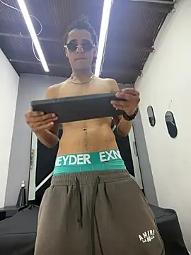 Show modela Maximo_Juli na web-kameri