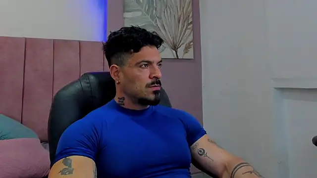 dennis__coxx: διαδικτυακό σόου στην κάμερα