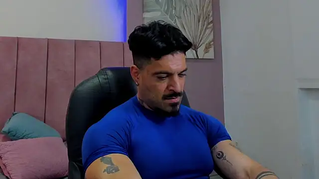 dennis__coxx Show in webcam