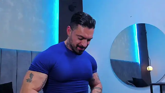 dennis__coxx: διαδικτυακό σόου στην κάμερα