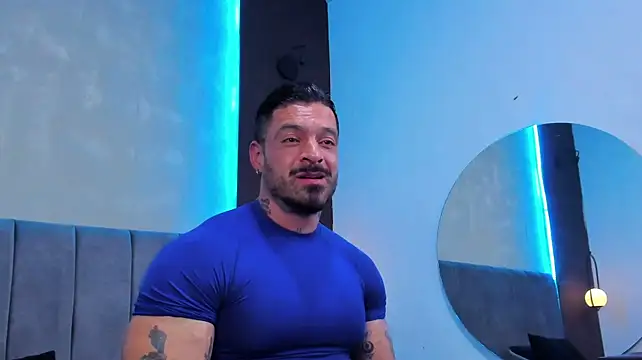 dennis__coxx Show in webcam