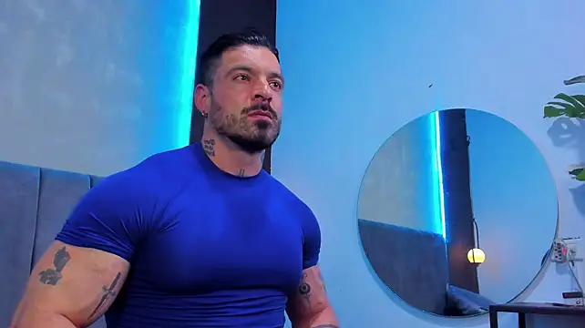 dennis__coxx: διαδικτυακό σόου στην κάμερα