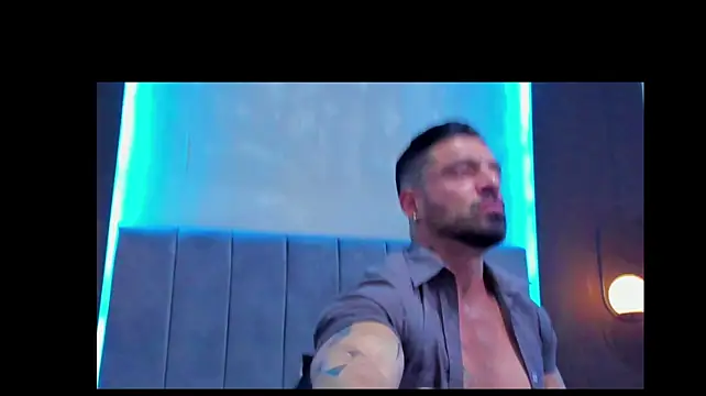dennis__coxxn Webbikameraesitys