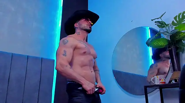 dennis__coxx Show in webcam