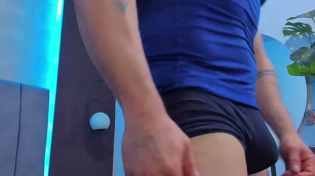 dennis__coxx Show in webcam