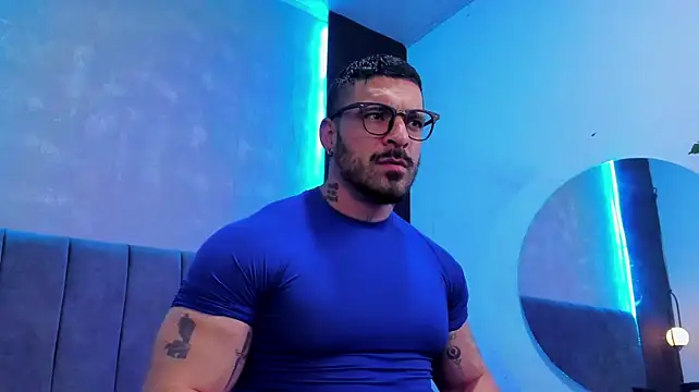 dennis__coxx: διαδικτυακό σόου στην κάμερα