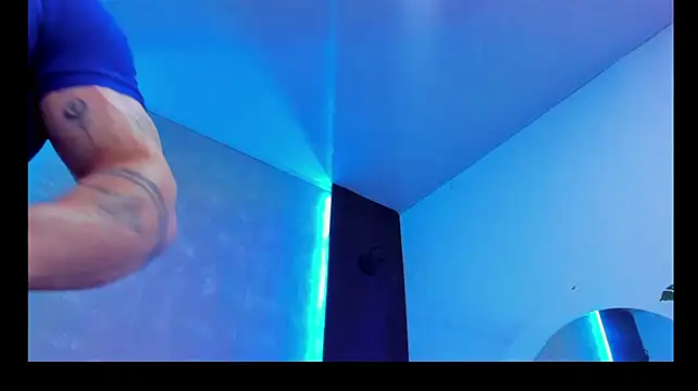 Pokazy przed kamerką – dennis__coxx