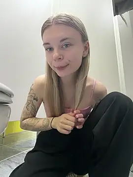 Show modela -MiaKitty na web-kameri