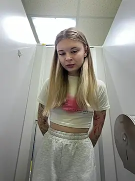 -MiaKitty webcam show