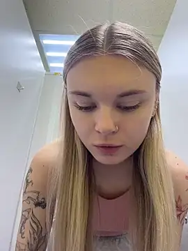 -MiaKitty Webcamshow