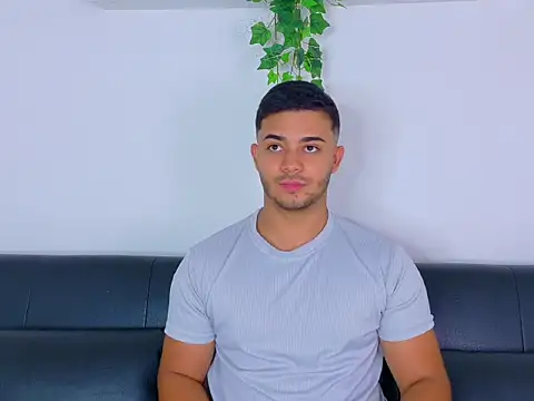 TylerWest_: διαδικτυακό σόου στην κάμερα