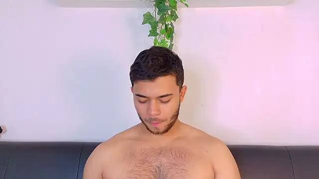 TylerWest_: διαδικτυακό σόου στην κάμερα