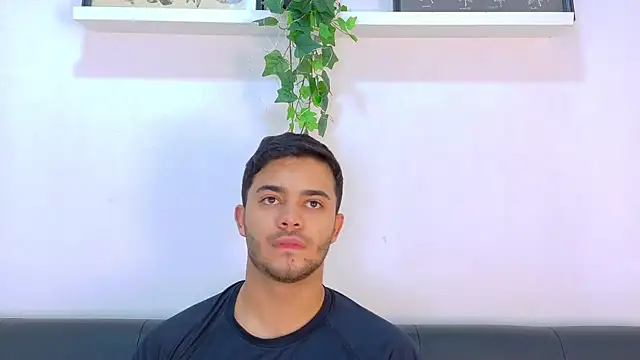 TylerWest_ Pertunjukan Webcam