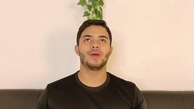 TylerWest_のウェブカメラショー