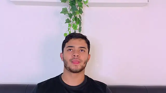 הופעת וובקאם של TylerWest_
