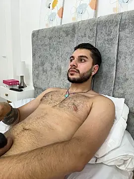 Show modela AmadeoWild na web-kameri