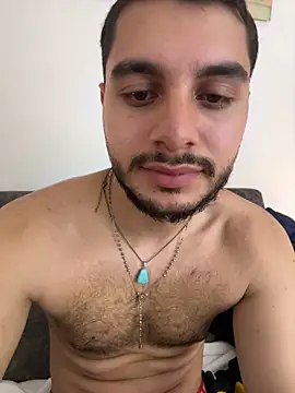 Show modela AmadeoWild na web-kameri