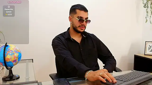 AmadeoWild ওয়েবক্যাম শো
