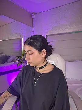 Valentinarose__ Show in webcam