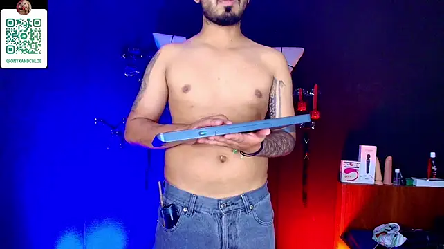 Show modela Master_onyx_BDSM na web-kameri
