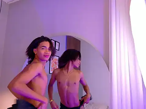 AlanCuute webcam show