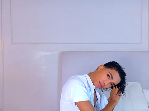 AlanCuute ওয়েবক্যাম শো