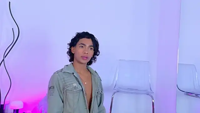 AlanCuute's Webcam Show