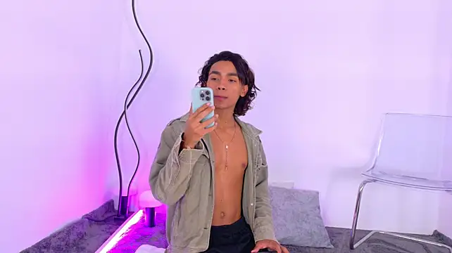 AlanCuute Webcam Show