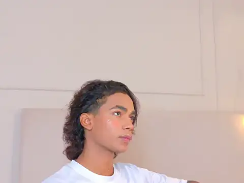 AlanCuute's Webcam Show