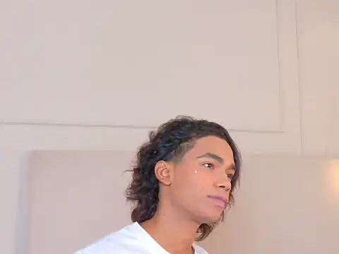 AlanCuute Webcam Show