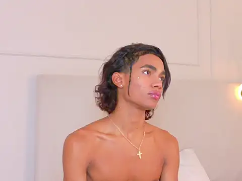 Show modela AlanCuute na web-kameri