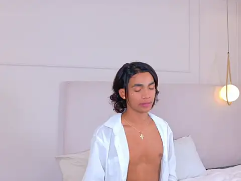 AlanCuute's Webcam Show