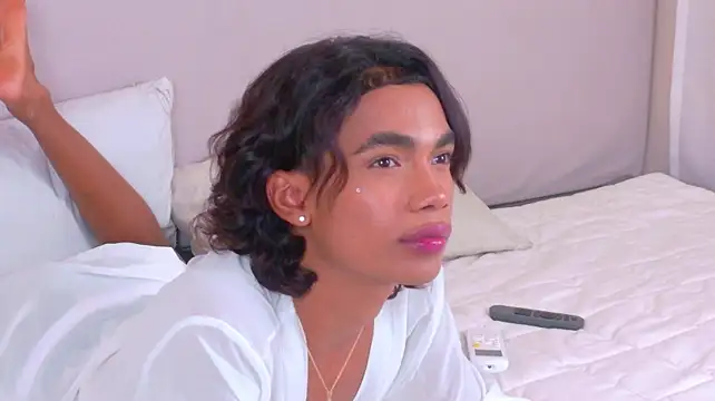 AlanCuute Webcamshow